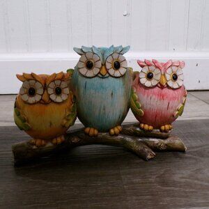 Three Owls on a Branch Figurine Poly-Resin 4.5"H x 7.25" Colorful Birds Vintage